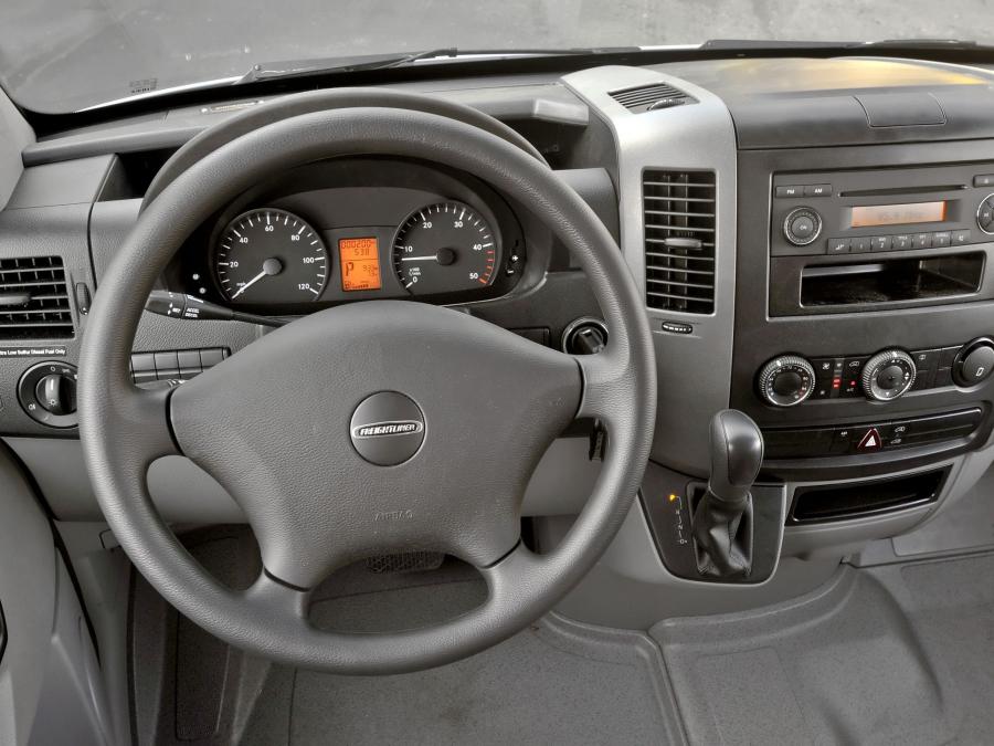 Торпедо Freightliner Sprinter 2500 Cargo Van 2006 года  (фото 7 из 10)